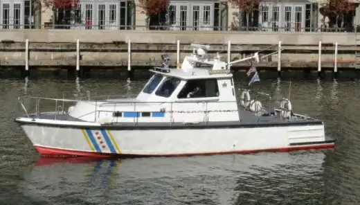 Kapal rondaan untuk dijual