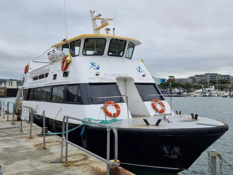 Kapal penumpang untuk dijual