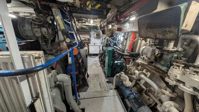 Kapal tinjauan untuk dijual