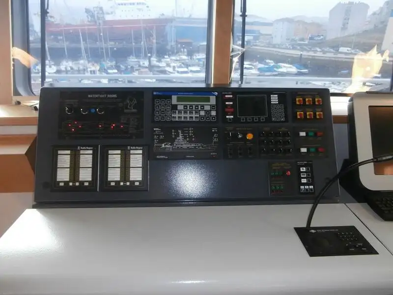 Kapal kontena untuk dijual