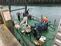 Kapal kerja untuk dijual