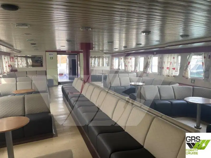 Kapal penumpang untuk dijual