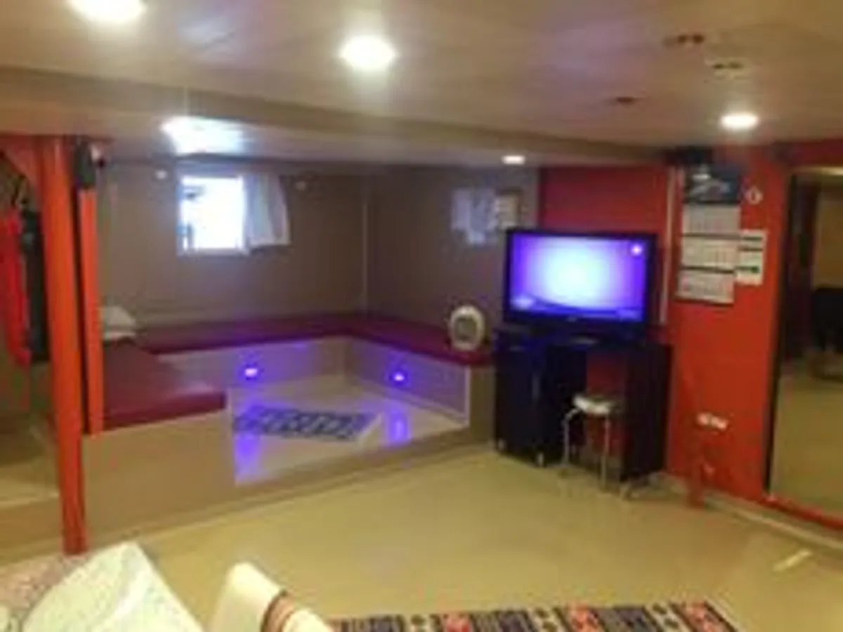 Kapal penumpang untuk dijual