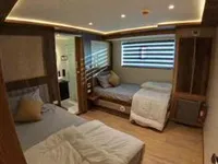 Yacht untuk dijual