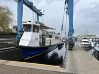 Kapal pelayaran untuk dijual