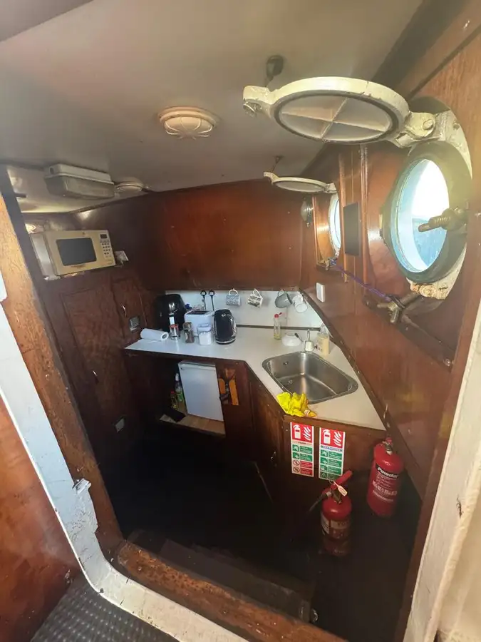 Kapal tunda untuk dijual