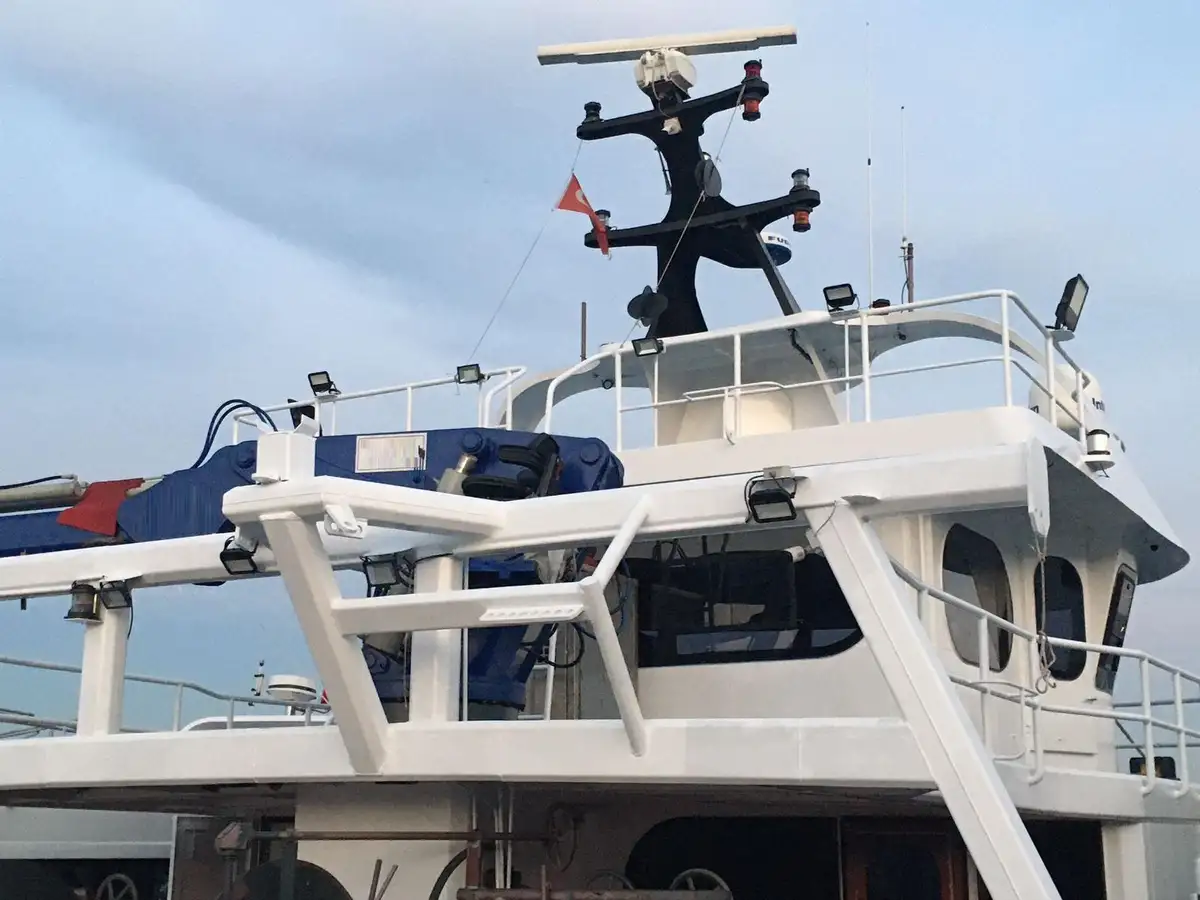 Kapal kerja untuk dijual