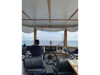 Kapal tinjauan untuk dijual