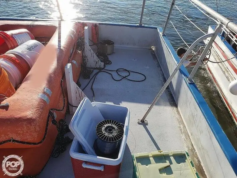 Kapal feri untuk dijual