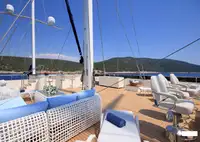 Yacht untuk dijual