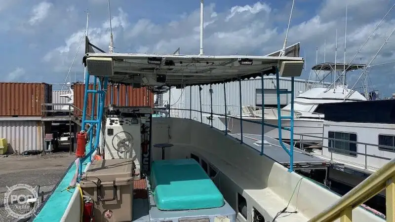 Kapal pelayaran untuk dijual