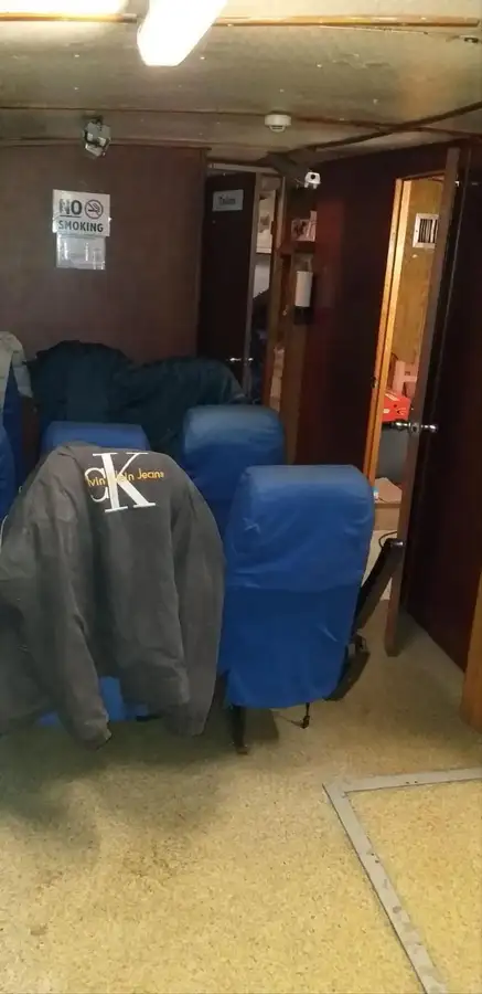 Kapal anak kapal untuk dijual