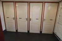 Hotel terapung untuk dijual