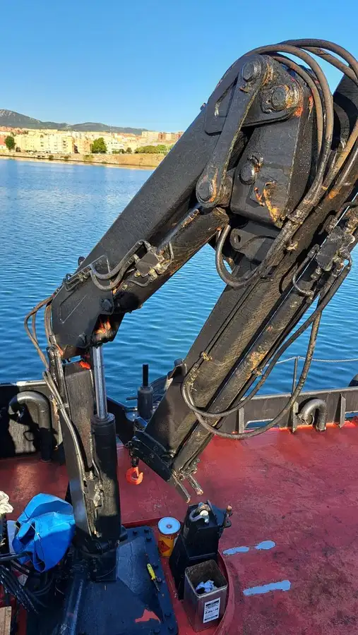 Kapal kerja untuk dijual