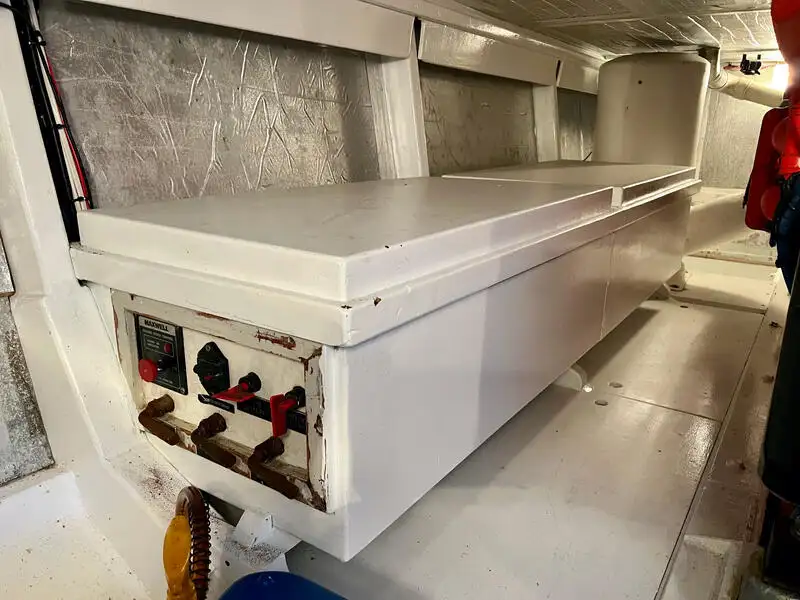 Kapal pelayaran untuk dijual