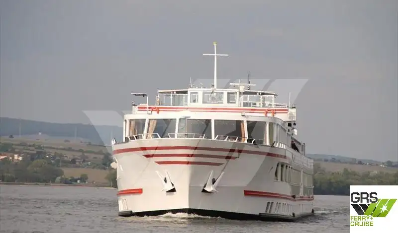 Kapal pelayaran untuk dijual
