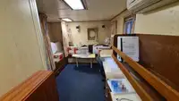 Kapal bekalan untuk dijual