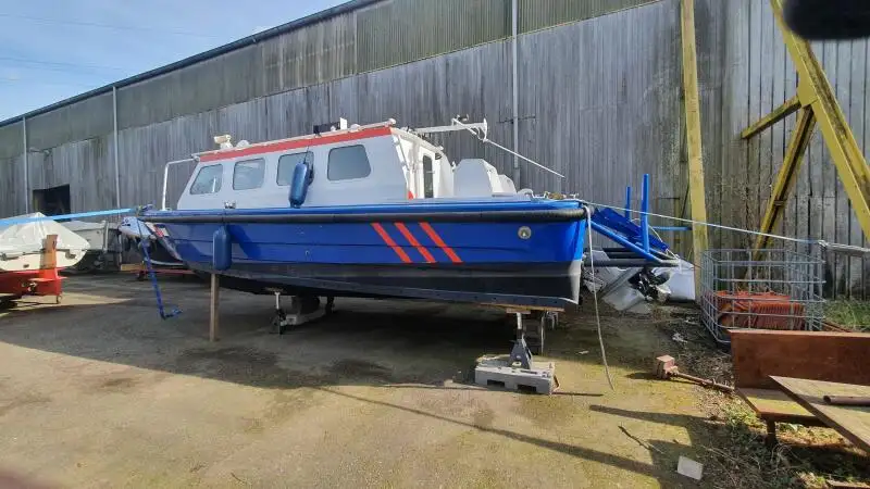 Kapal rondaan untuk dijual