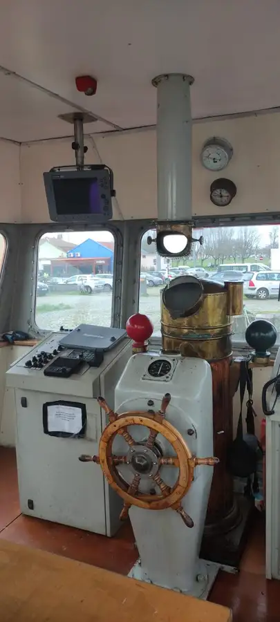 Kapal tunda untuk dijual