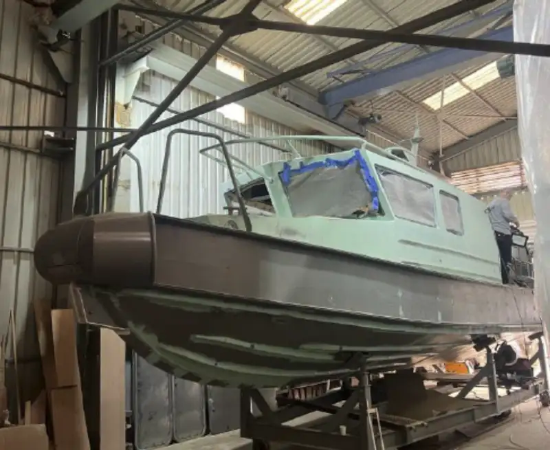 Kapal kerja untuk dijual