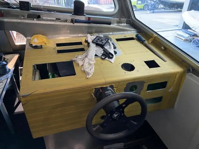 Kapal penyelamat untuk dijual
