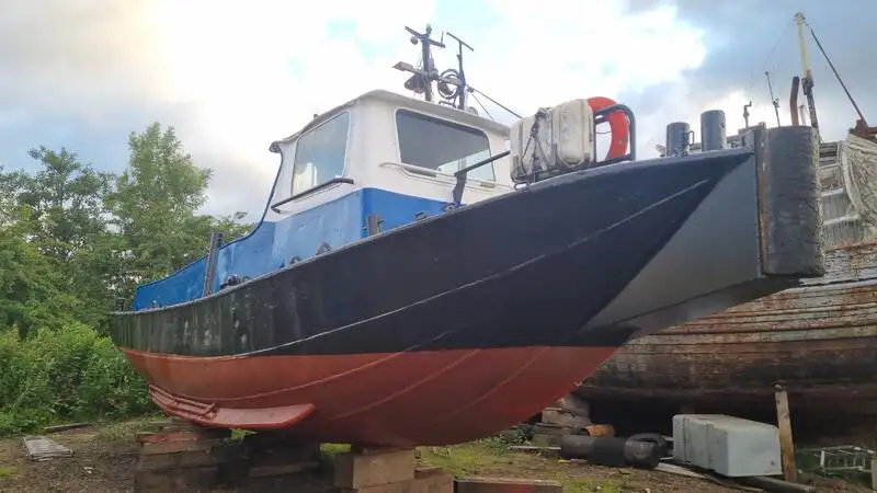 Kapal kerja untuk dijual