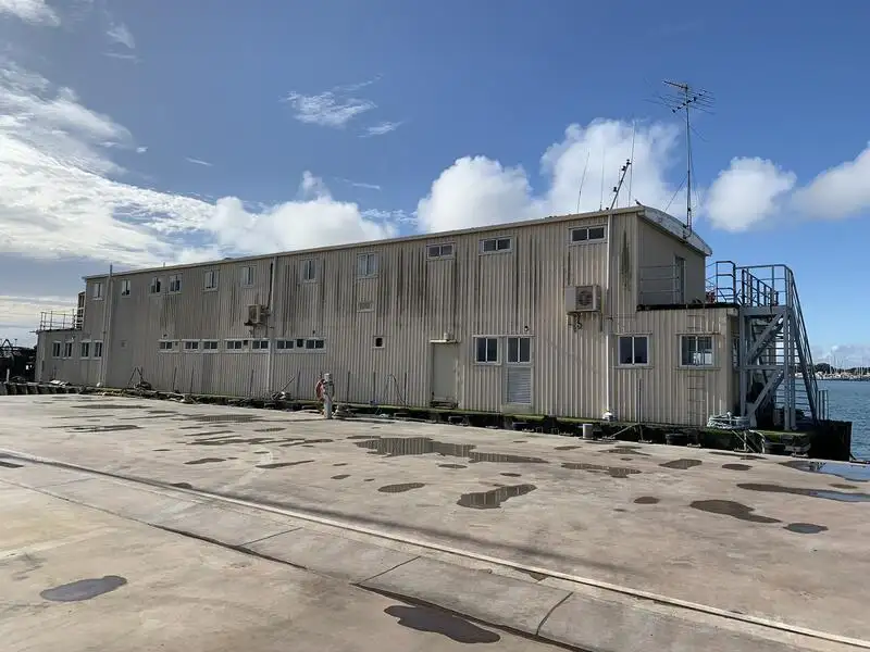 Tongkang untuk dijual