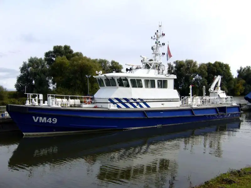 Kapal tinjauan untuk dijual