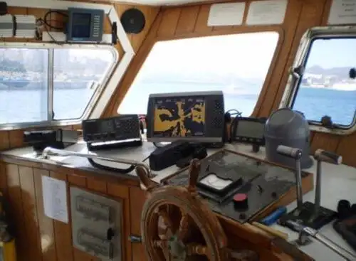 Kapal kerja untuk dijual