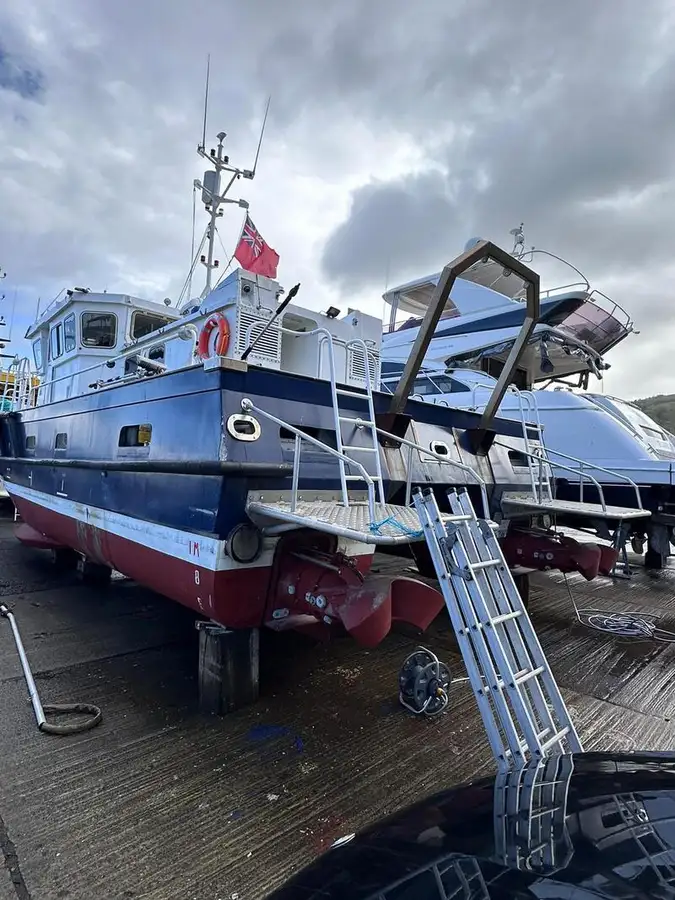 Kapal tinjauan untuk dijual
