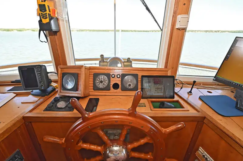Kapal pelayaran untuk dijual
