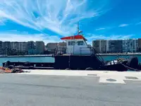 Kapal kerja untuk dijual