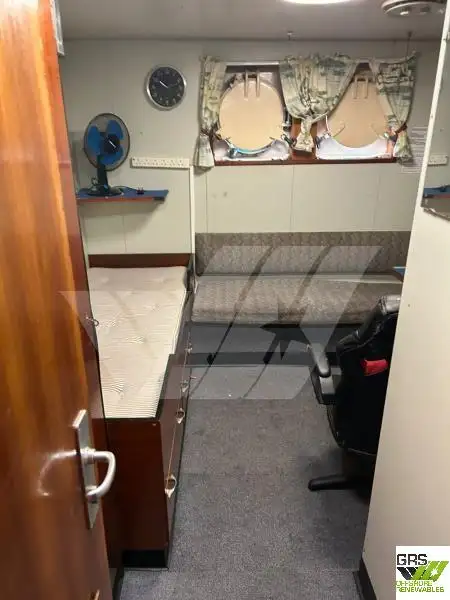 Kapal bekalan untuk dijual