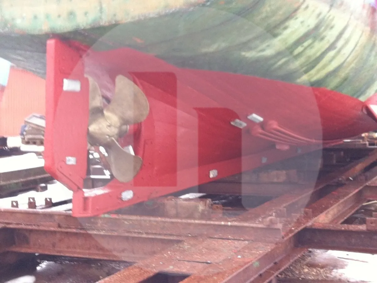Kapal memancing untuk dijual