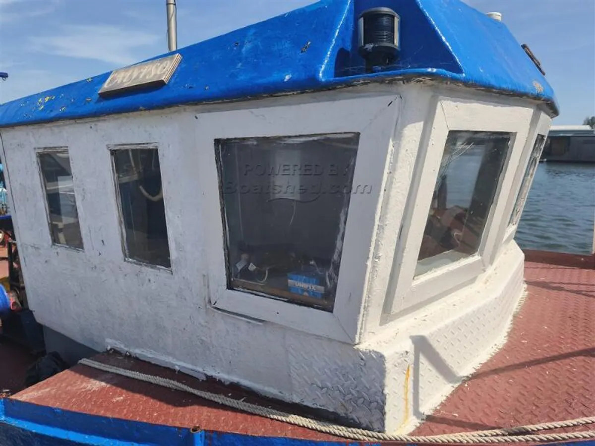 Kapal memancing untuk dijual