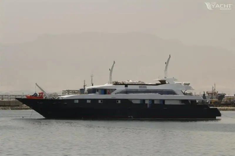 Kapal penumpang untuk dijual