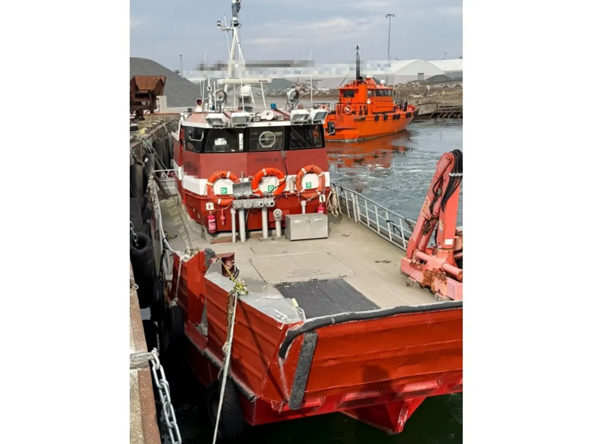 Kapal kerja untuk dijual
