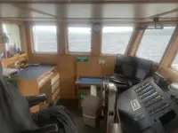 Kapal kerja untuk dijual