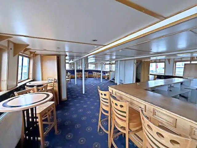 Kapal pelayaran untuk dijual