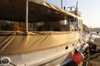 Kapal feri untuk dijual