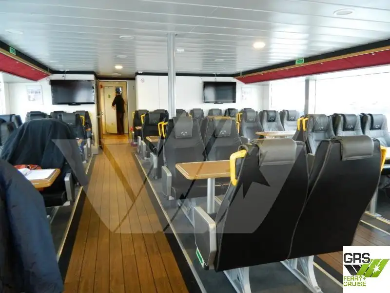 Kapal pelayaran untuk dijual