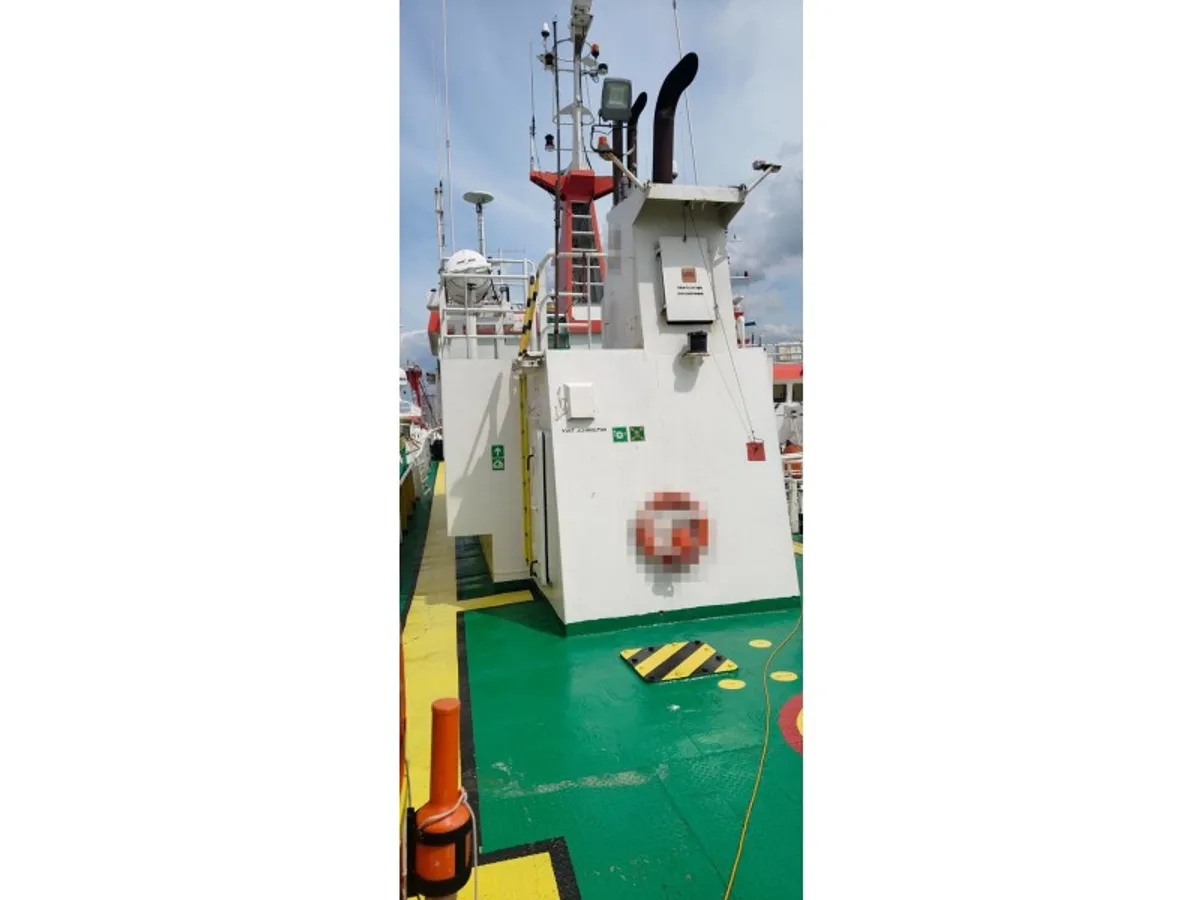 Kapal bekalan untuk dijual