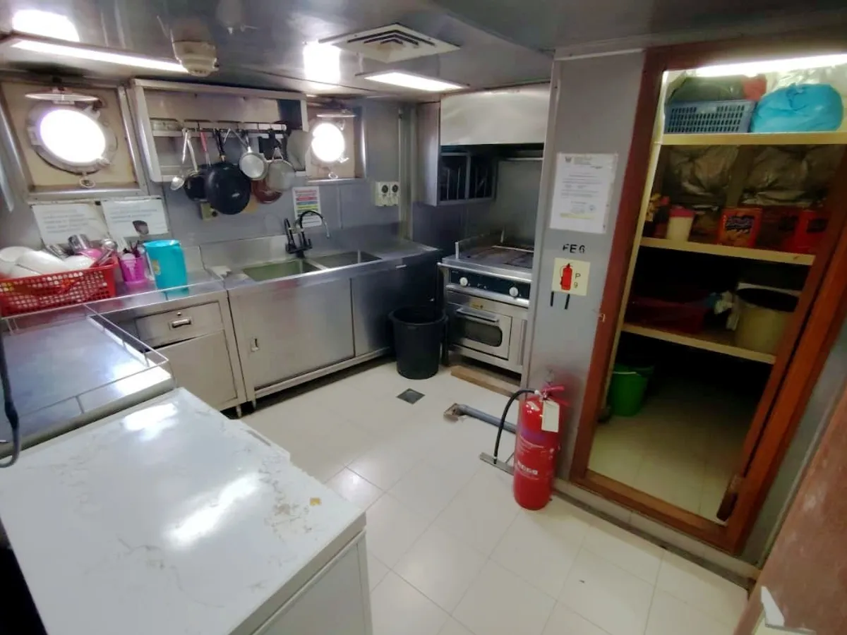 Kapal pendaratan, tangki untuk dijual