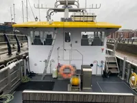 Kapal kerja untuk dijual