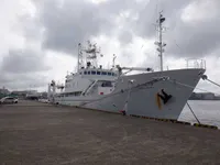 Kapal penyelidik untuk dijual