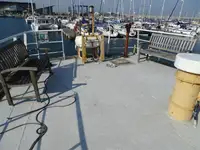 Kapal kerja untuk dijual