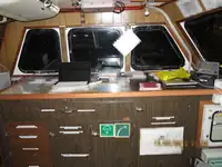 Kapal anak kapal untuk dijual