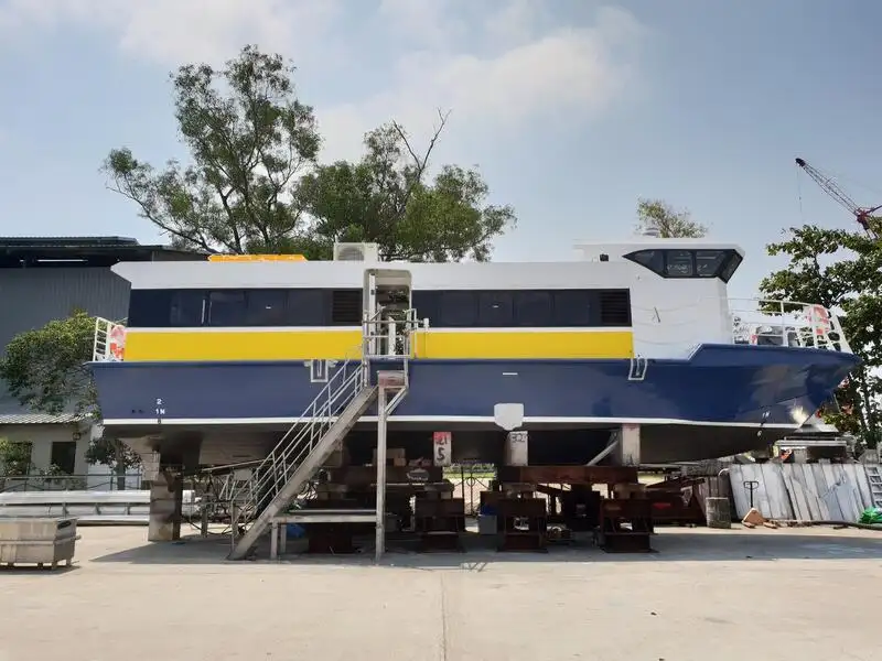 Kapal pelayaran untuk dijual