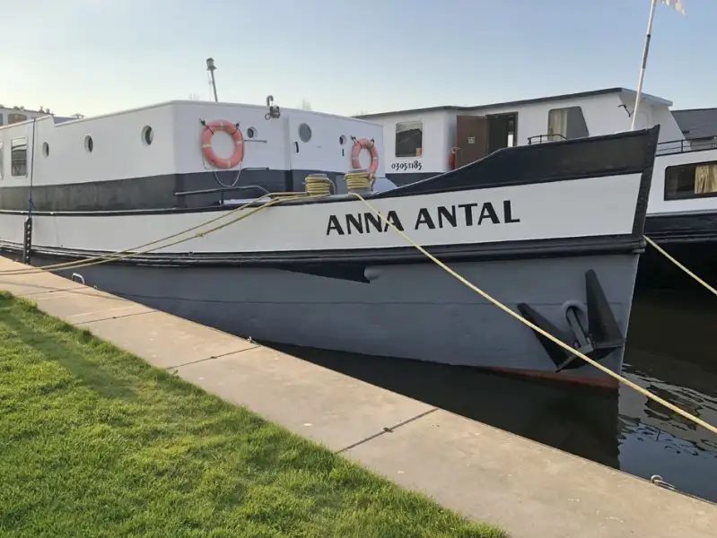Kapal pengangkut pukal untuk dijual