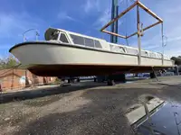 Kapal penumpang untuk dijual